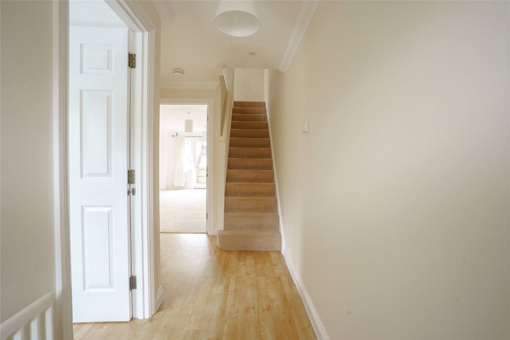 Property photo 2 of 13 Hallway