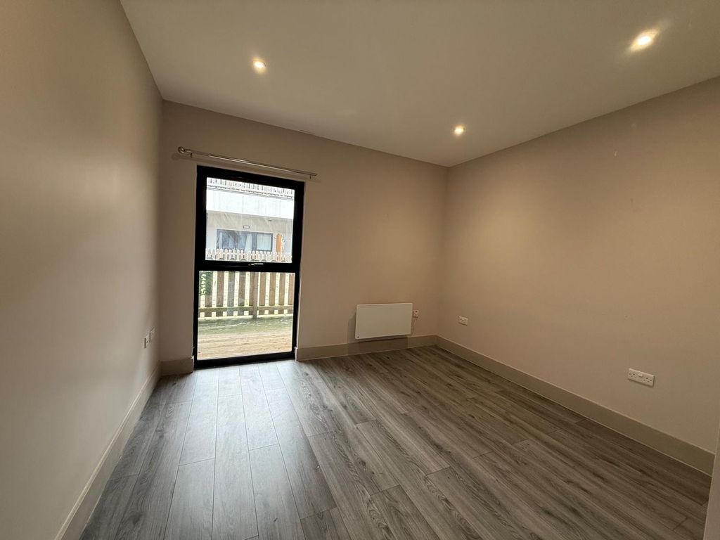 Property photo 3 of 6 Bedroom