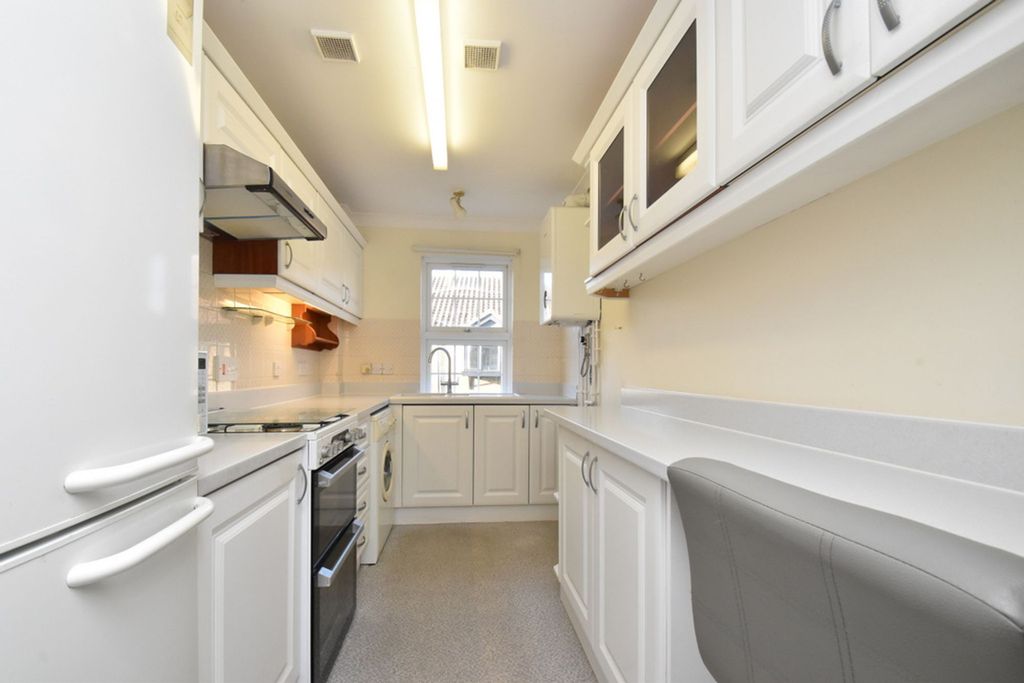 Property photo 3 of 18