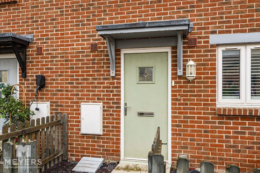 Property photo 2 of 20