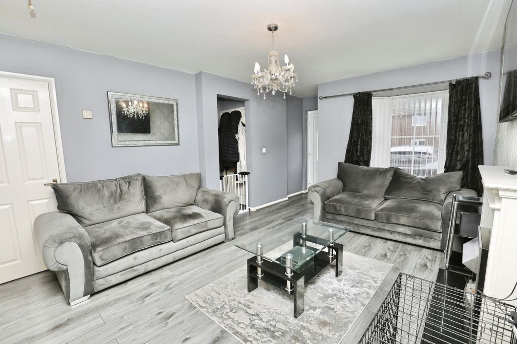 Property photo 3 of 17 6