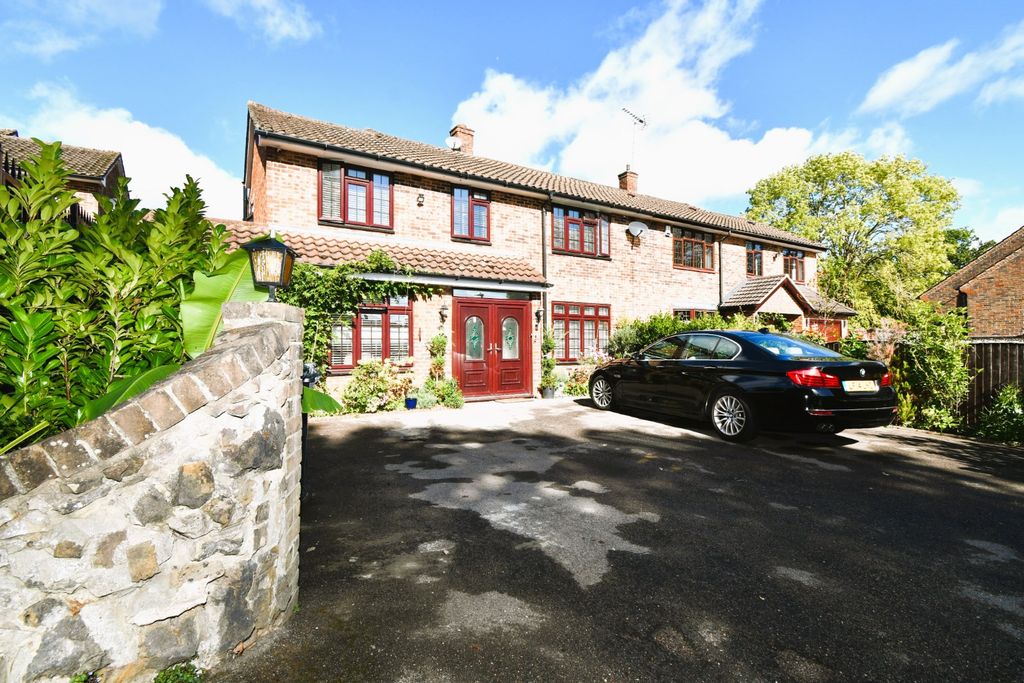 Property photo 1 of 15 4535311