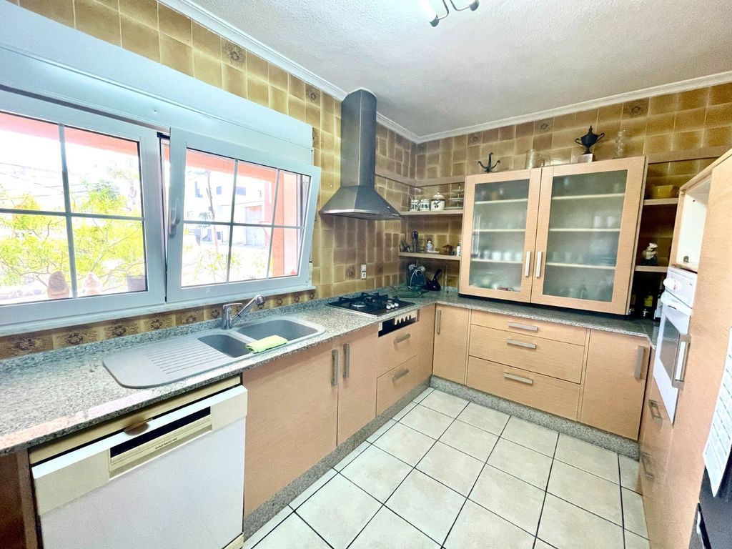 Property photo 3 of 40