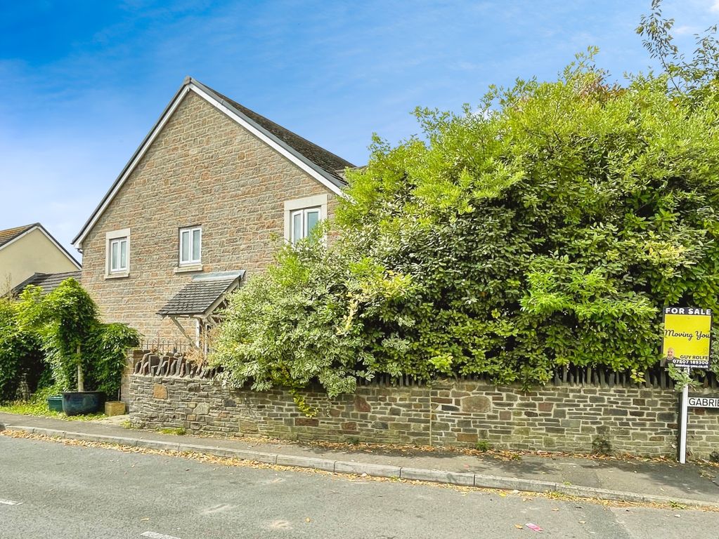 Property photo 1 of 21 Front