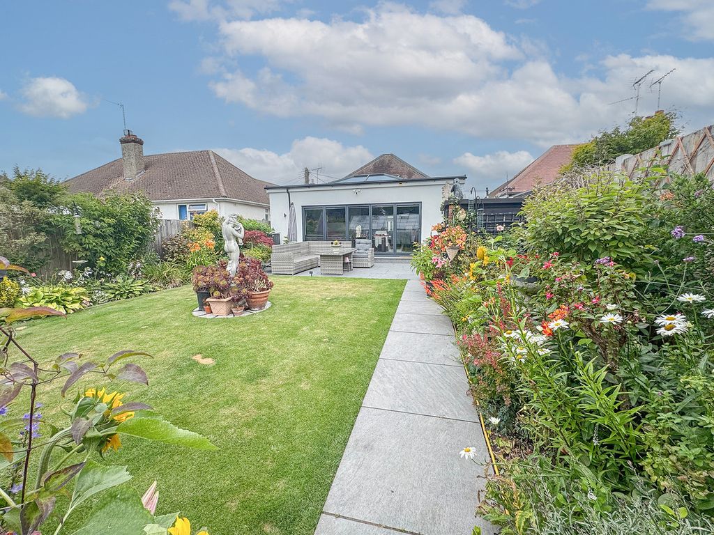 Property photo 2 of 20