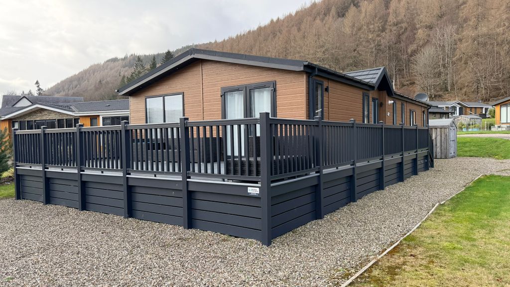 Property photo 2 of 24