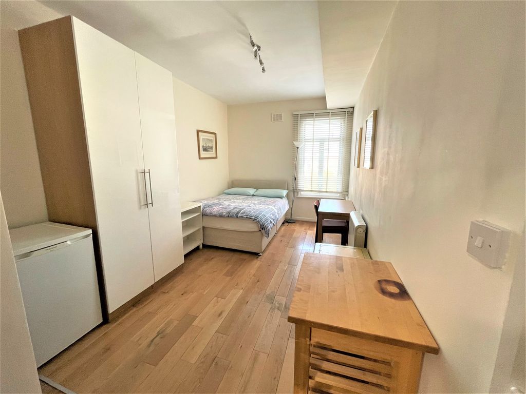 Property photo 2 of 3