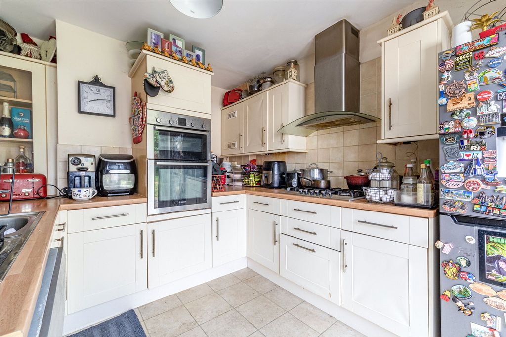 Property photo 2 of 16 Kitchen