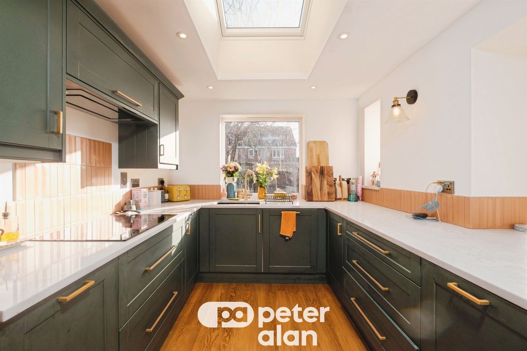 Property photo 2 of 25