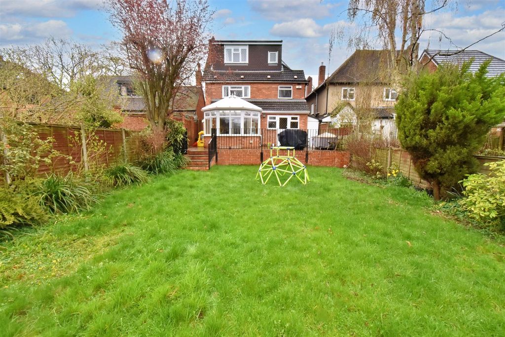 Property photo 2 of 18 Garden