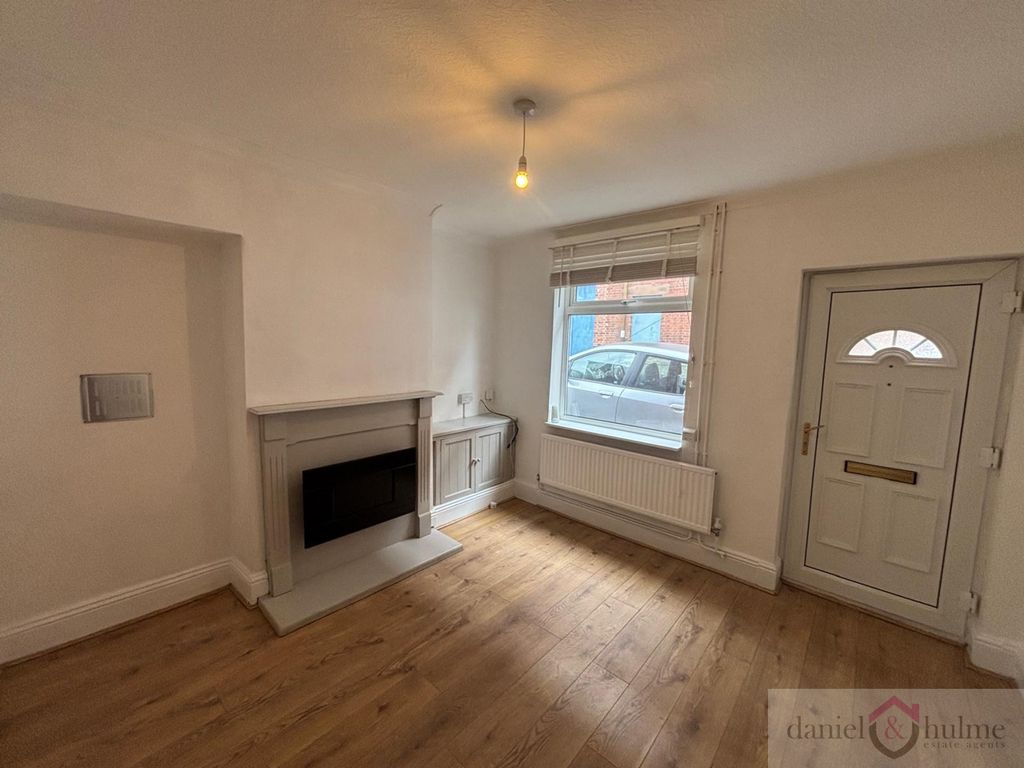 Property photo 3 of 11 33Dbc6F8-2Ac2-40B4-B5c3-85901A90c630