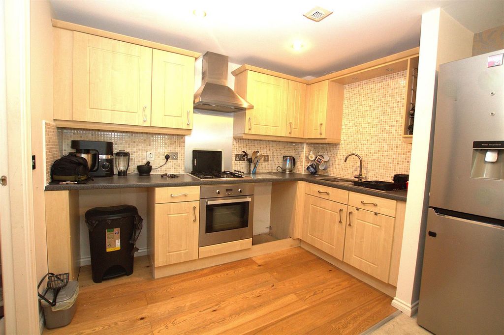 Property photo 3 of 5 Kitchen.Jpg