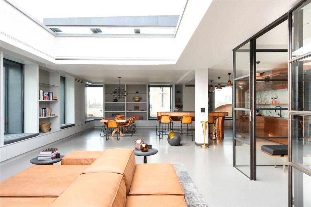 Property photo 3 of 19 Picture No. 05