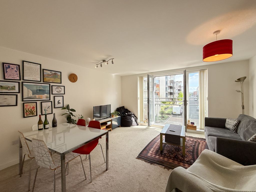 Property photo 2 of 11 Lounge/Diner