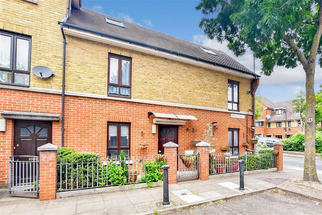 Property photo 3 of 9 Front(Web)