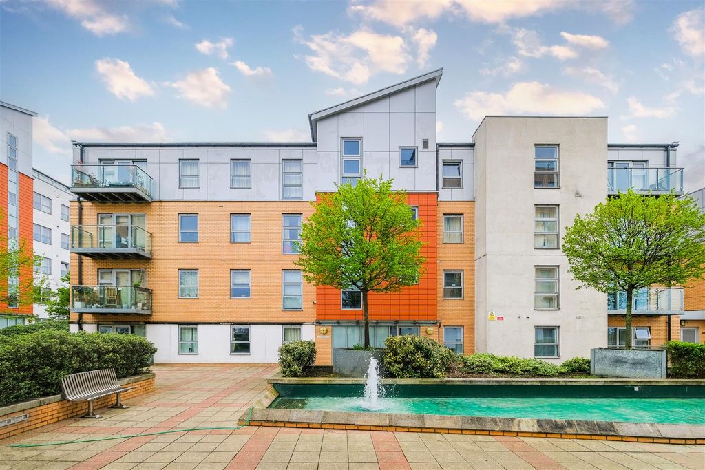 Property photo 3 of 24 10 Pooley Court-25.Jpg