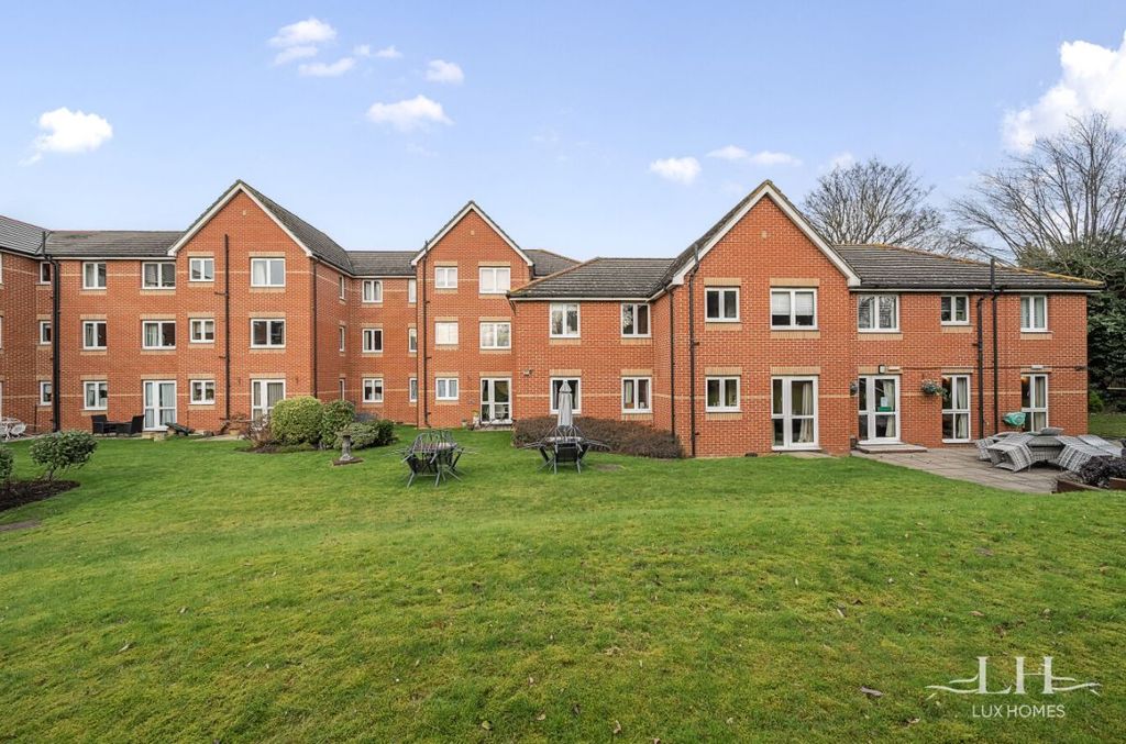 Property photo 1 of 18