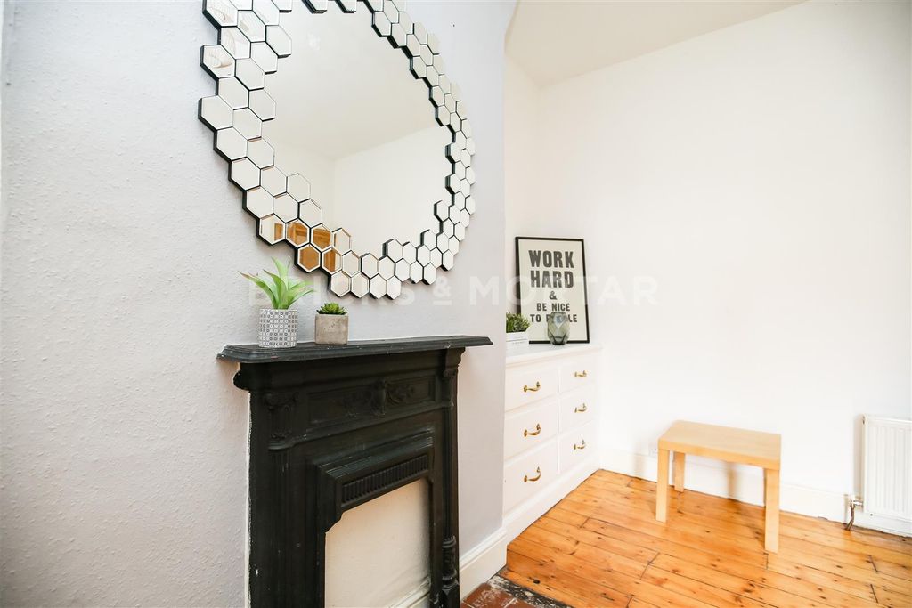 Property photo 3 of 9 3.Jpg