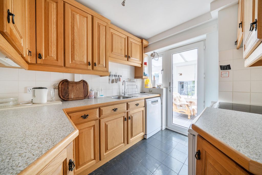 Property photo 2 of 16 Kitchen