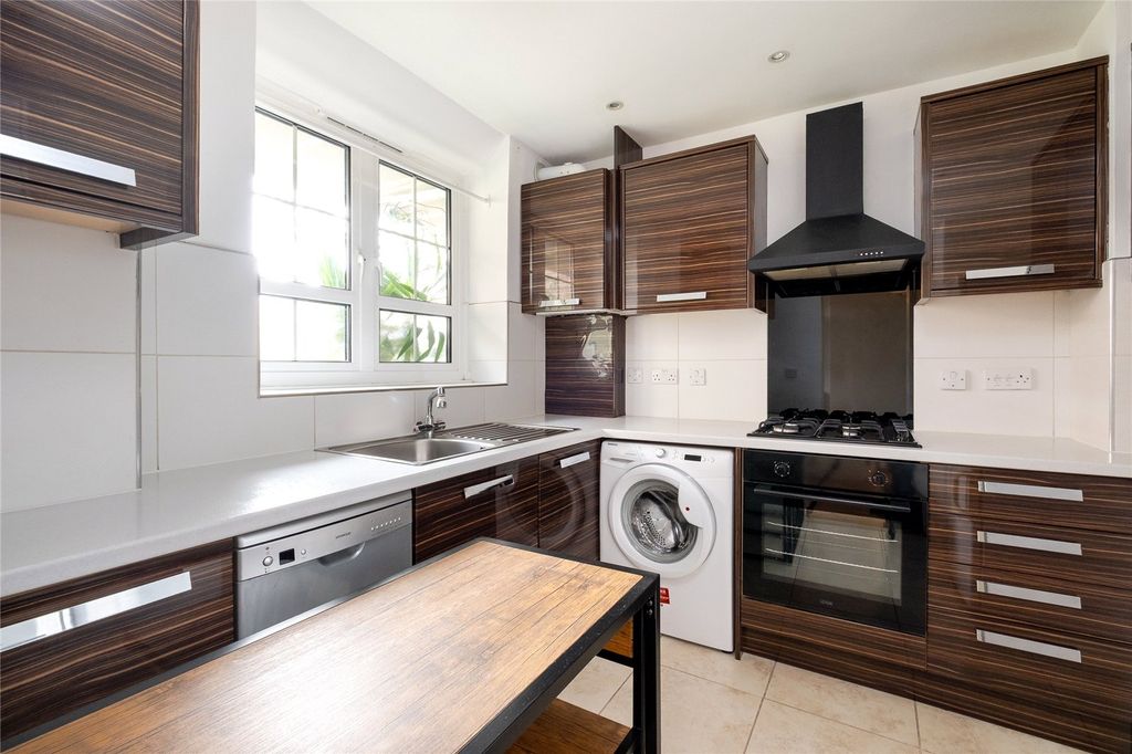 Property photo 2 of 6 Picture No. 10