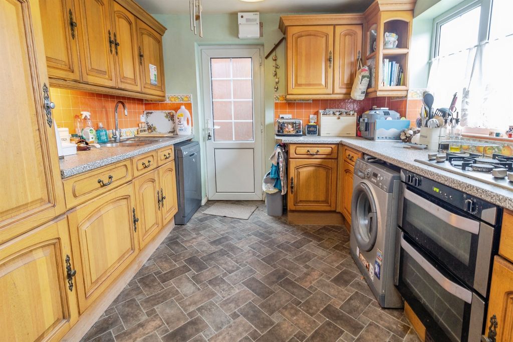 Property photo 3 of 16
