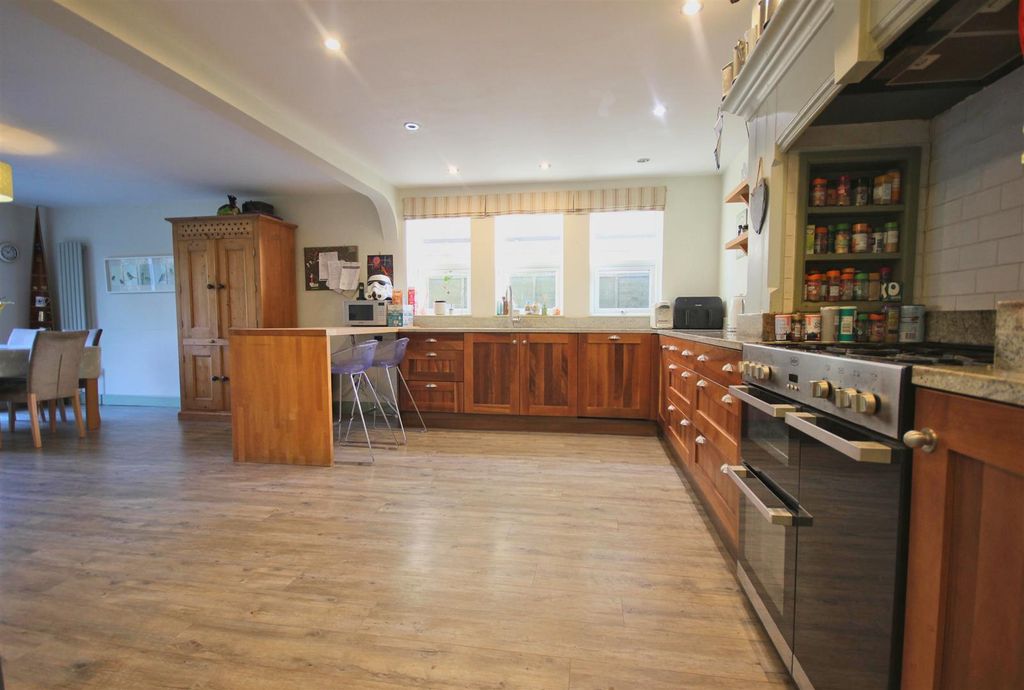 Property photo 3 of 15 Img_0001-Img_0003_Lzn.Jpg