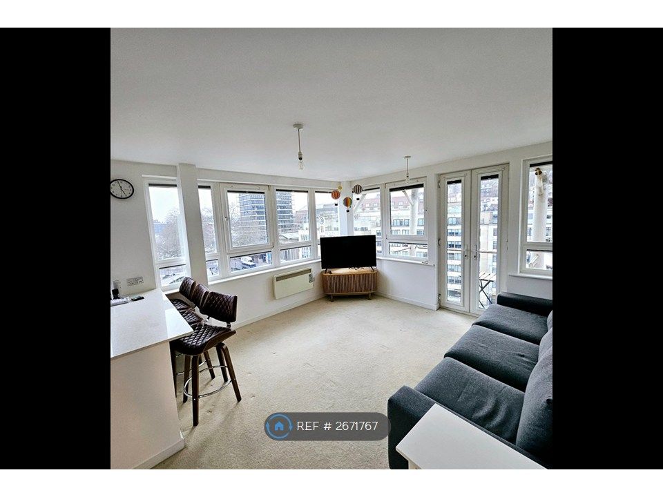 Property photo 1 of 13 Living Room