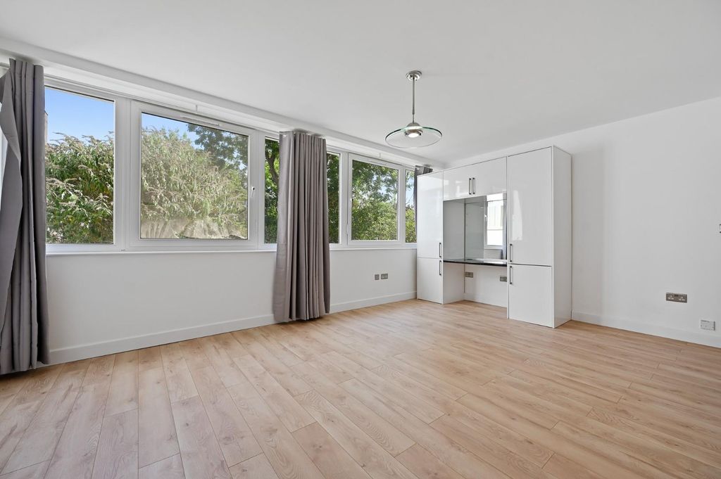 Property photo 2 of 7 Fbl - Kersfield House