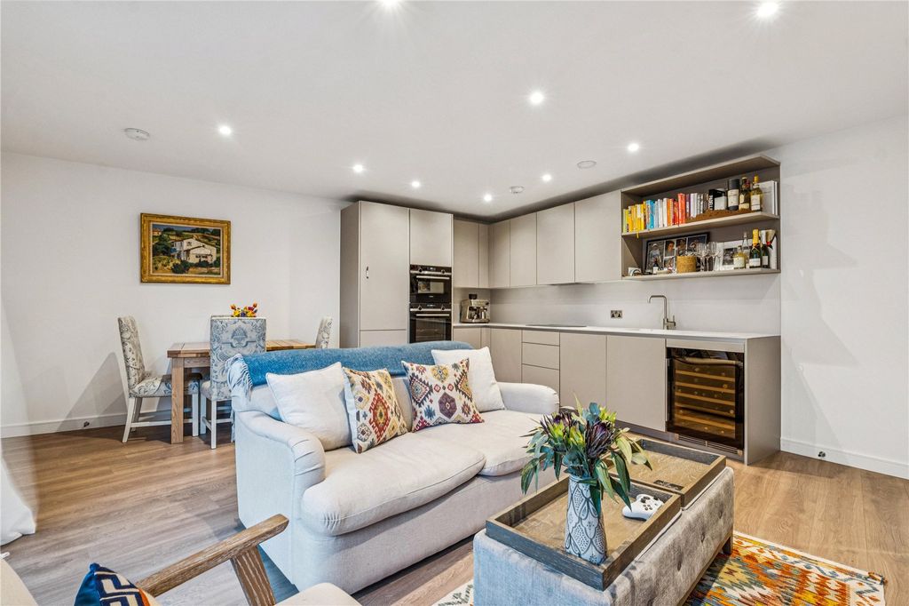 Property photo 2 of 7 Picture No. 20