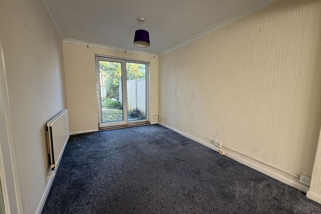 Property photo 3 of 11 Photo 7