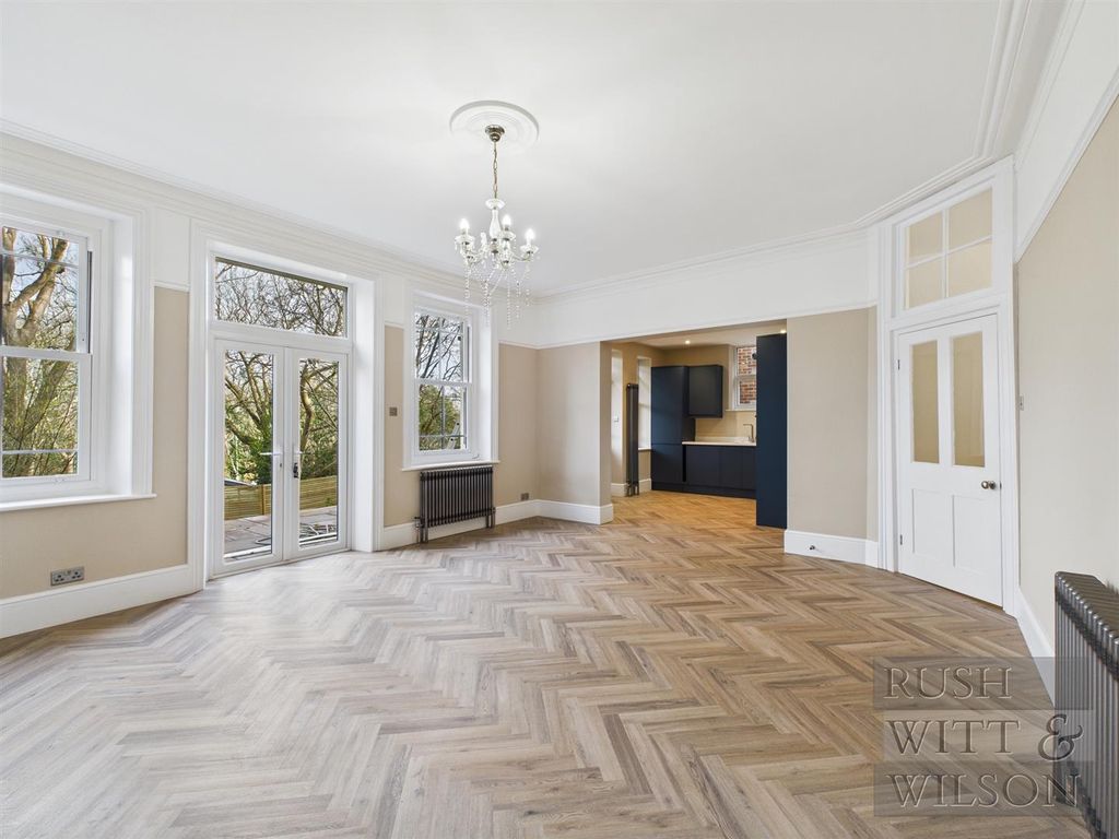 Property photo 2 of 21