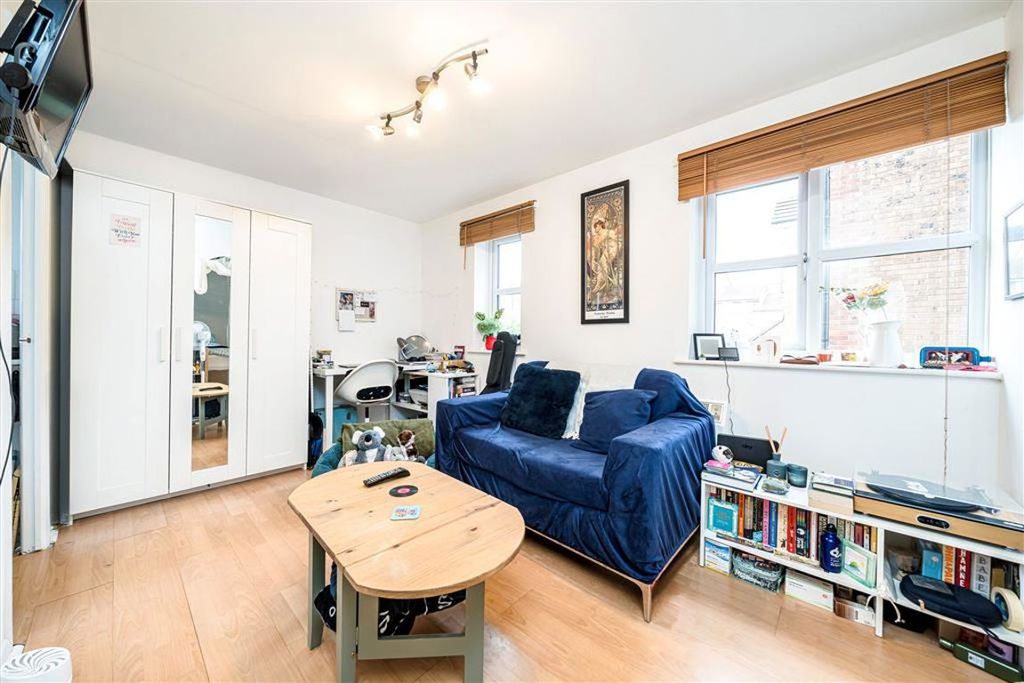 Property photo 2 of 5
