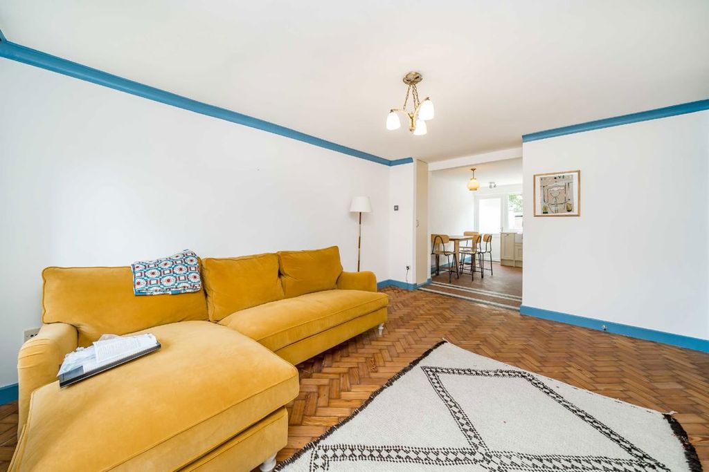Property photo 2 of 7