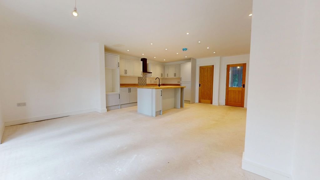 Property photo 3 of 22 3189454