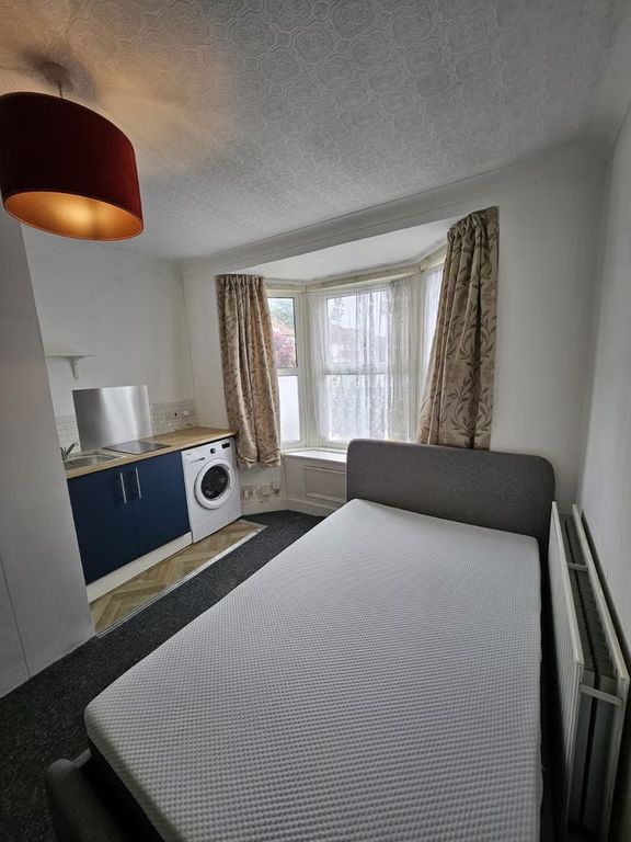 Property photo 1 of 2