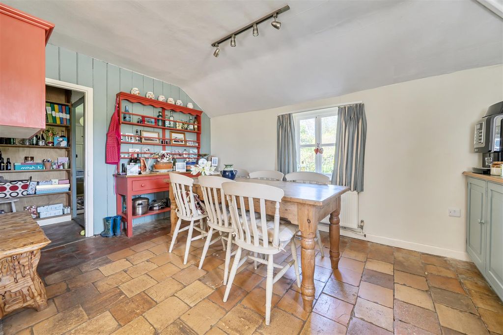Additional image 5 of 3 bed detached house to rentWoodcutts, Salisbury SP5