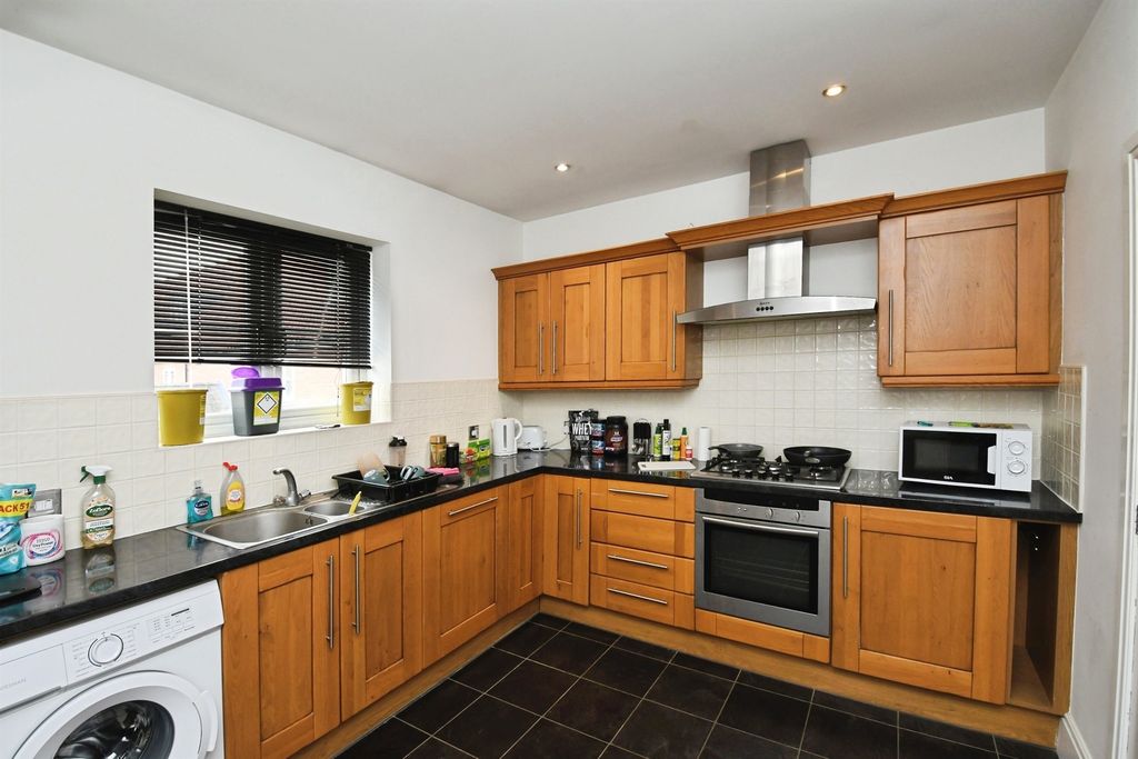 Property photo 3 of 15