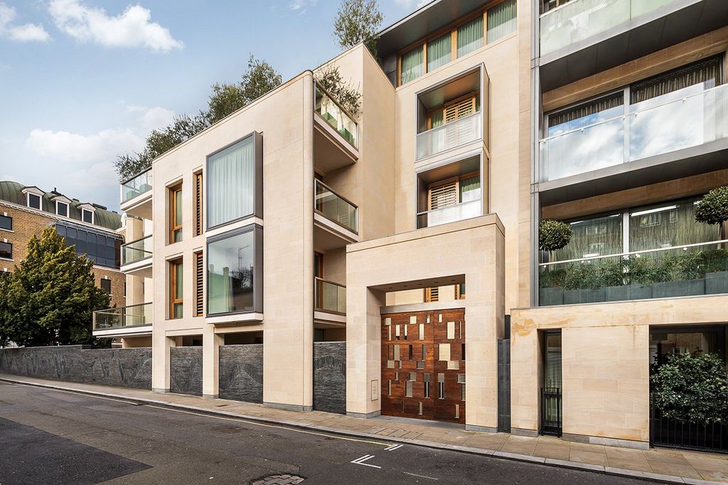 Montrose Place, Belgravia, London SW1X