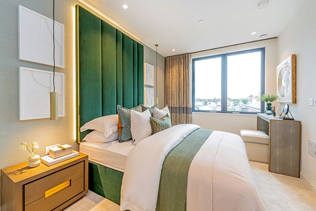 Property photo 3 of 18 Chelsea Riverview Marketing Suite Sw6_47.Jpg