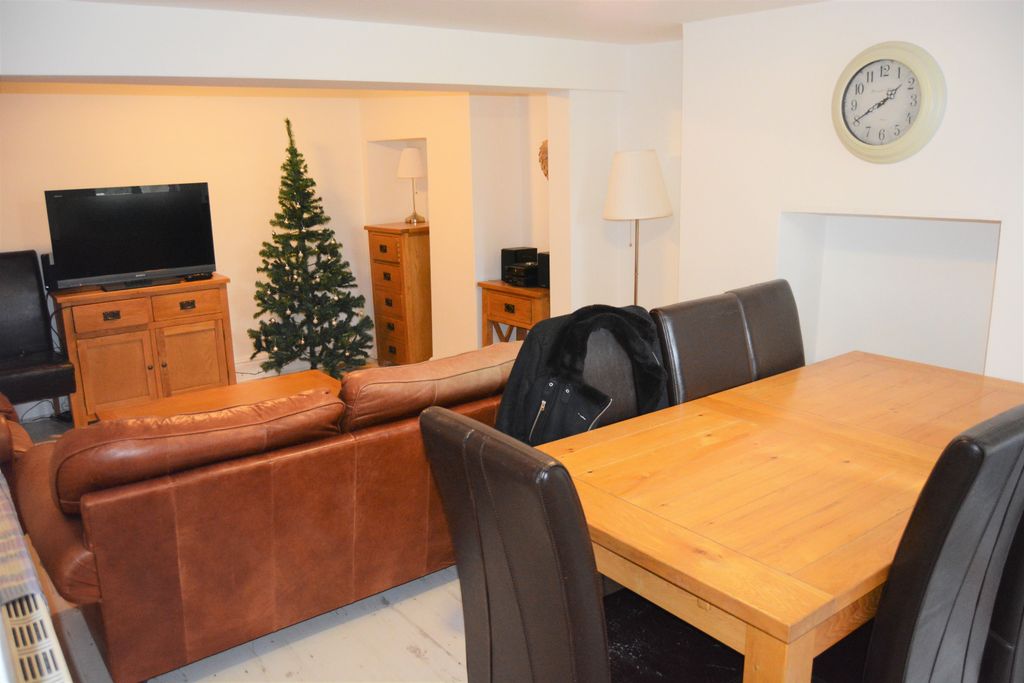 Property photo 2 of 7 Dsc_0072