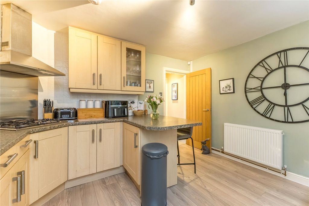 Property photo 2 of 22 Breakfast Kitchen