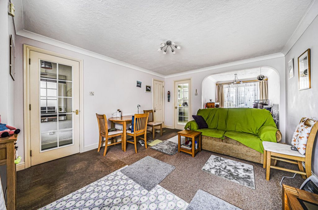 Property photo 2 of 18