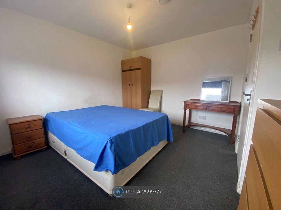 Property photo 3 of 14 Doube Room Room £750