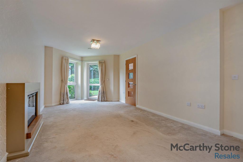 Property photo 3 of 24 8661590-Interior12-800.Jpg