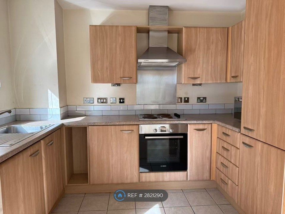 Property photo 3 of 7 Kitchen