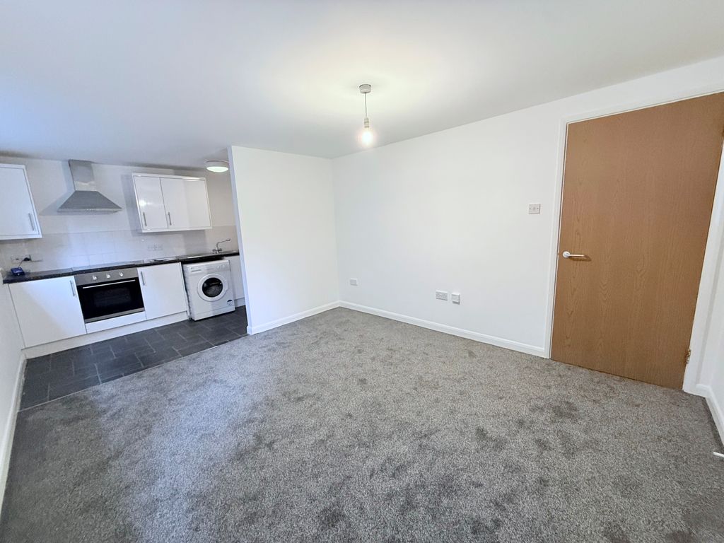 Property photo 3 of 8