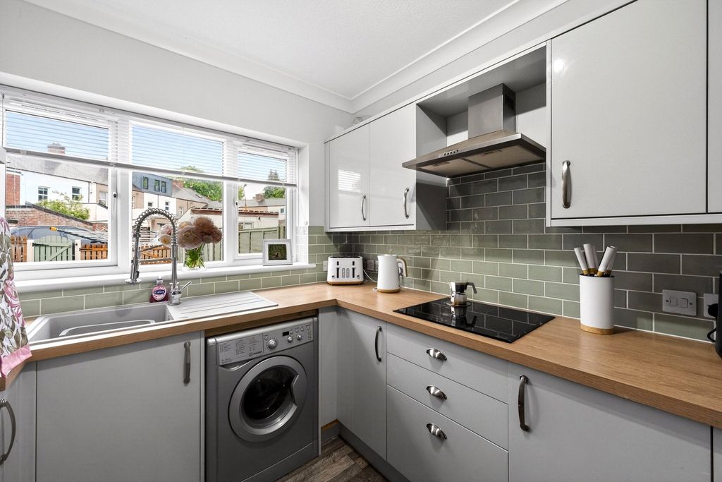 Property photo 2 of 16 Kitchen