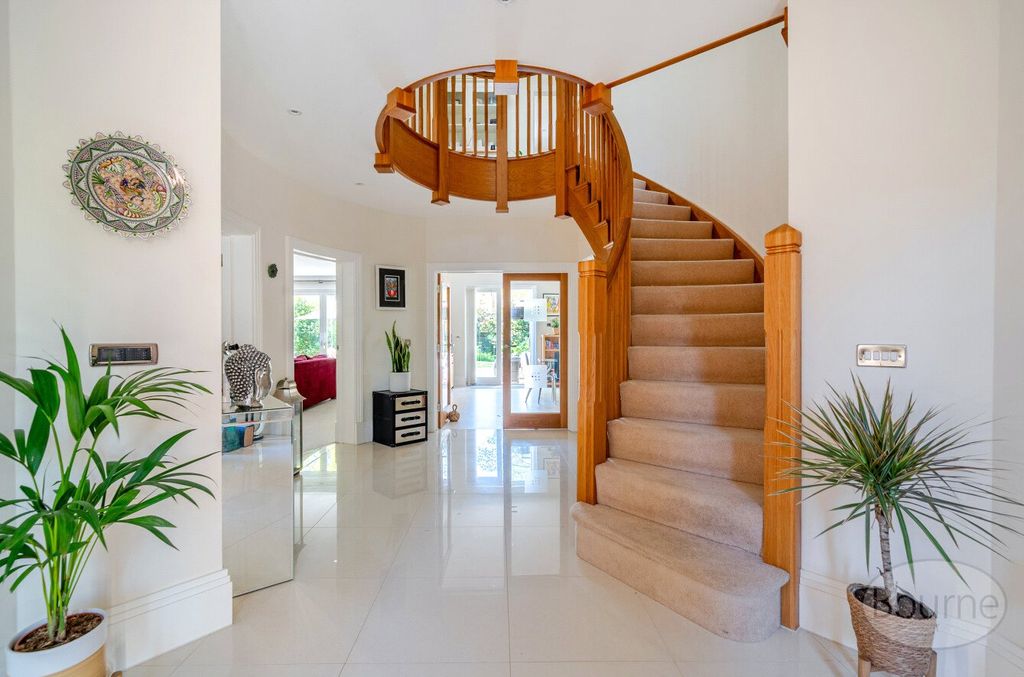 Property photo 2 of 27 Picture No. 65