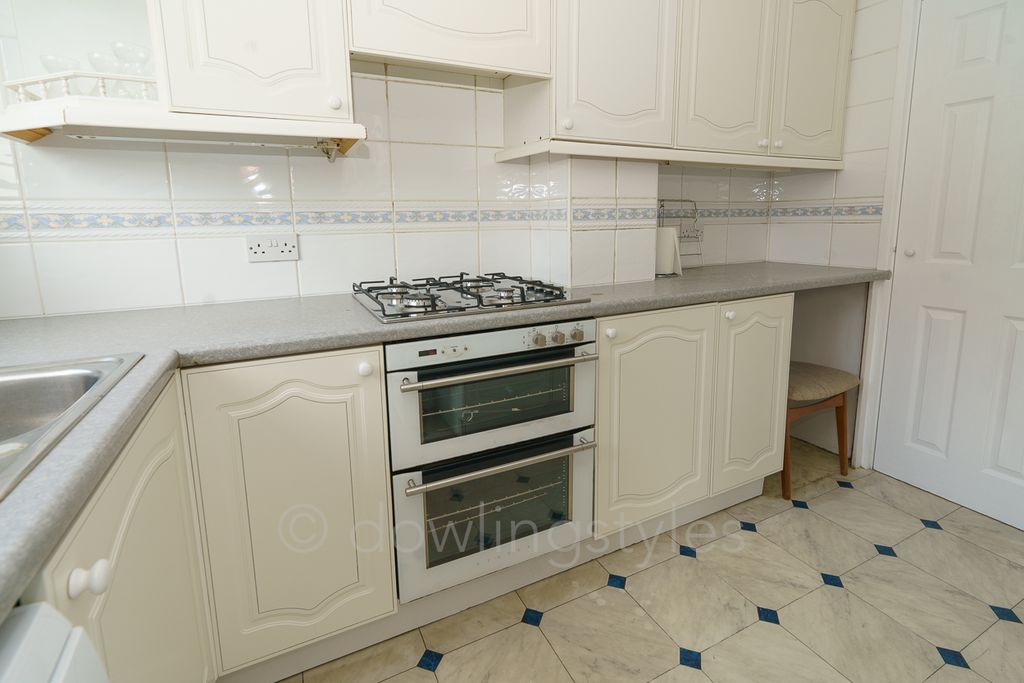 Property photo 3 of 21