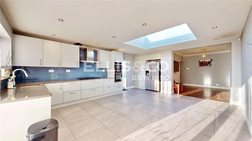 Property photo 2 of 11 Picture No. 08